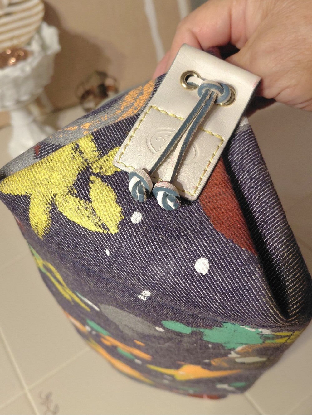 Dooney & Bourke Shoulder Bag Graffiti Paint-Splash Canvas  with White Trim - Picture 4 of 15